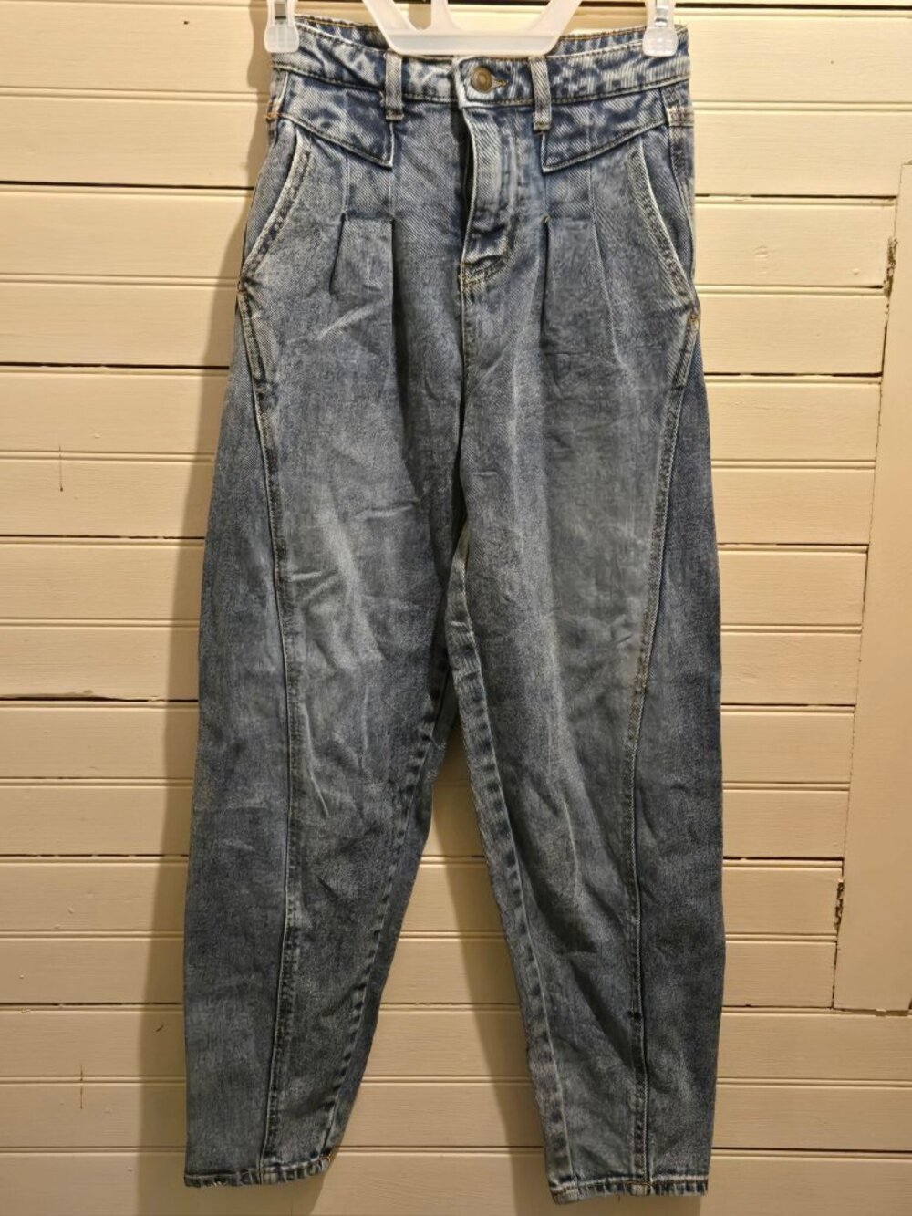 SO Balloon Pant Womens 0/24W Super High Rise Light Wash Denim Pleated Tapered